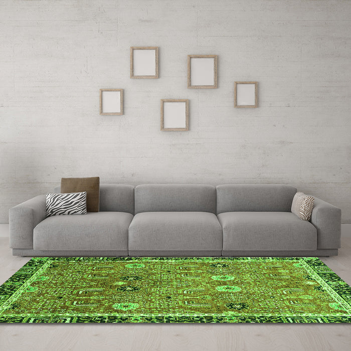 Machine Washable Oriental Green Traditional Area Rugs in a Living Room,, wshabs3125grn