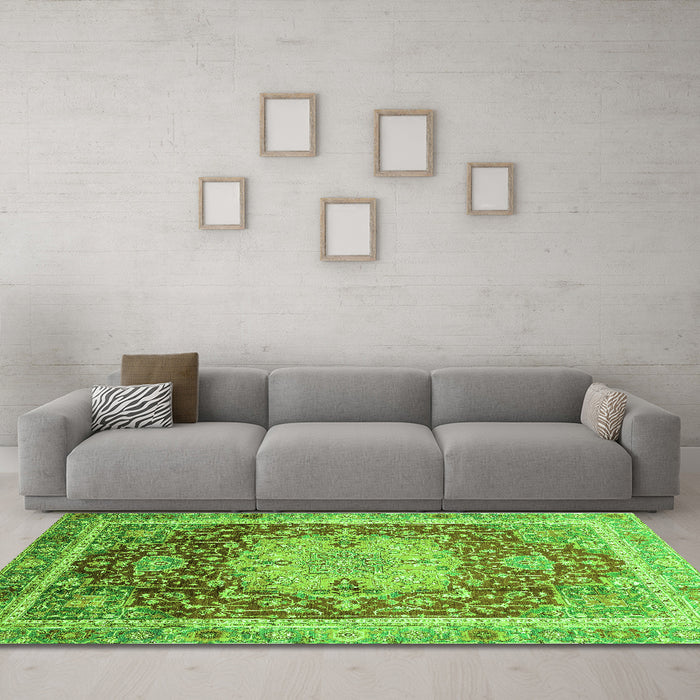 Machine Washable Abstract Green Modern Area Rugs in a Living Room,, wshabs3126grn