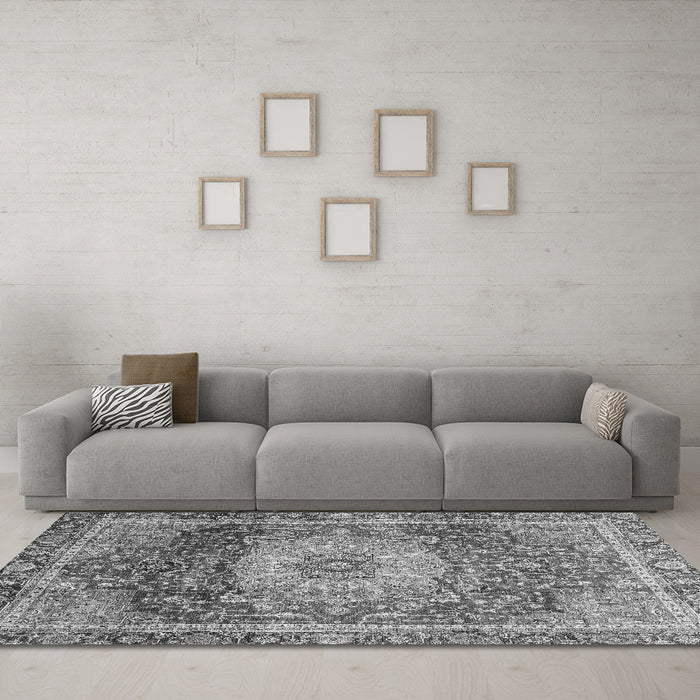 Machine Washable Persian Gray Traditional Rug in a Living Room,, wshabs3128gry