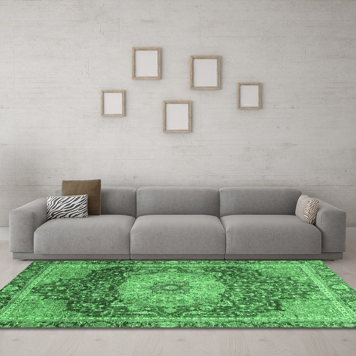 Machine Washable Persian Emerald Green Traditional Area Rugs in a Living Room,, wshabs3128emgrn