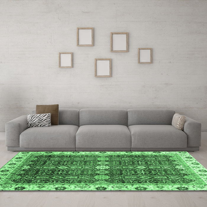 Machine Washable Abstract Emerald Green Modern Area Rugs in a Living Room,, wshabs3130emgrn