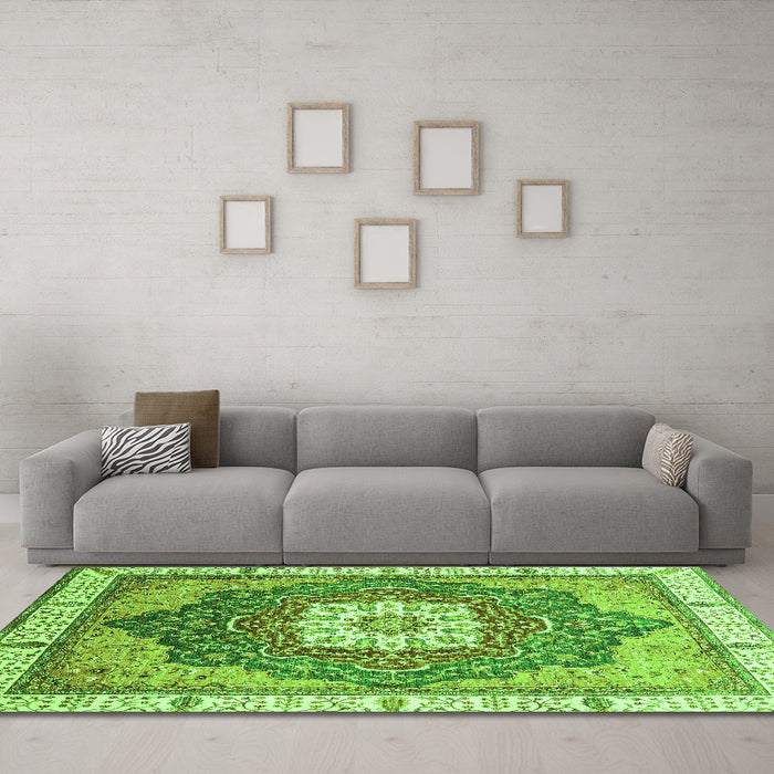 Machine Washable Abstract Green Modern Area Rugs in a Living Room,, wshabs3131grn