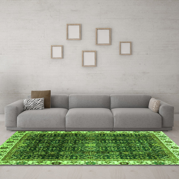 Machine Washable Abstract Green Modern Area Rugs in a Living Room,, wshabs3133grn