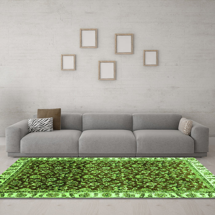 Machine Washable Abstract Green Modern Area Rugs in a Living Room,, wshabs3135grn