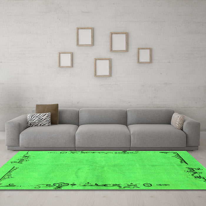 Machine Washable Abstract Green Modern Area Rugs in a Living Room,, wshabs3150grn