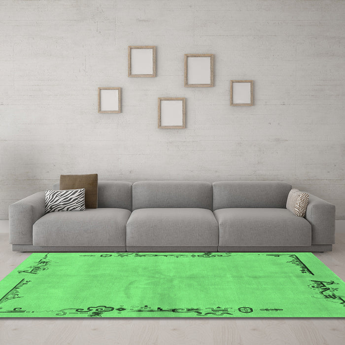 Machine Washable Abstract Emerald Green Modern Area Rugs in a Living Room,, wshabs3150emgrn
