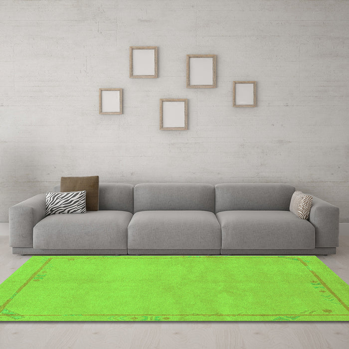 Machine Washable Abstract Green Modern Area Rugs in a Living Room,, wshabs3151grn