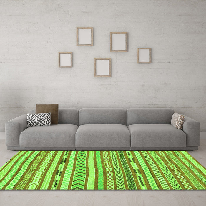 Machine Washable Abstract Green Modern Area Rugs in a Living Room,, wshabs3153grn