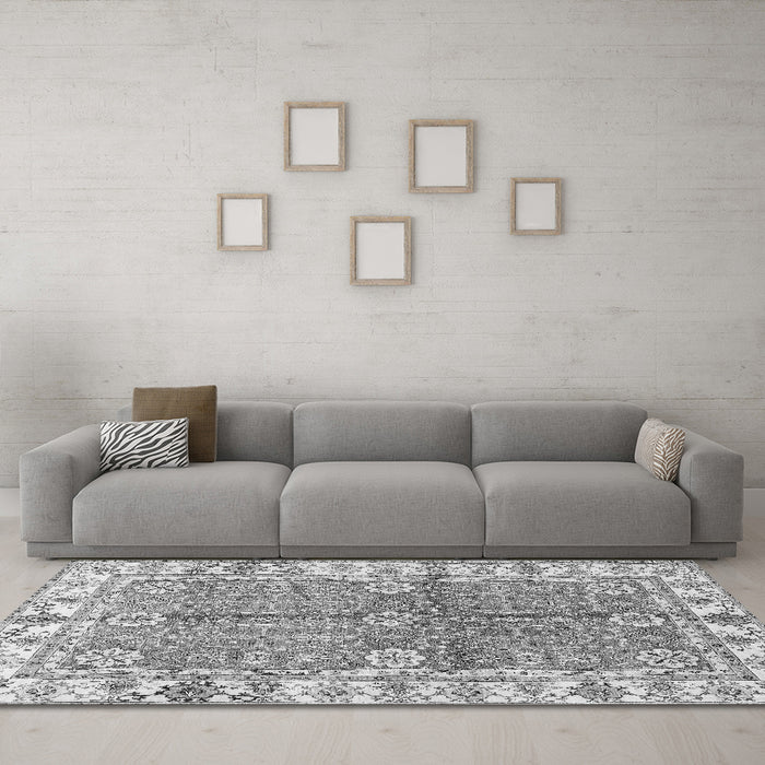 Machine Washable Oriental Gray Traditional Rug in a Living Room,, wshabs3163gry