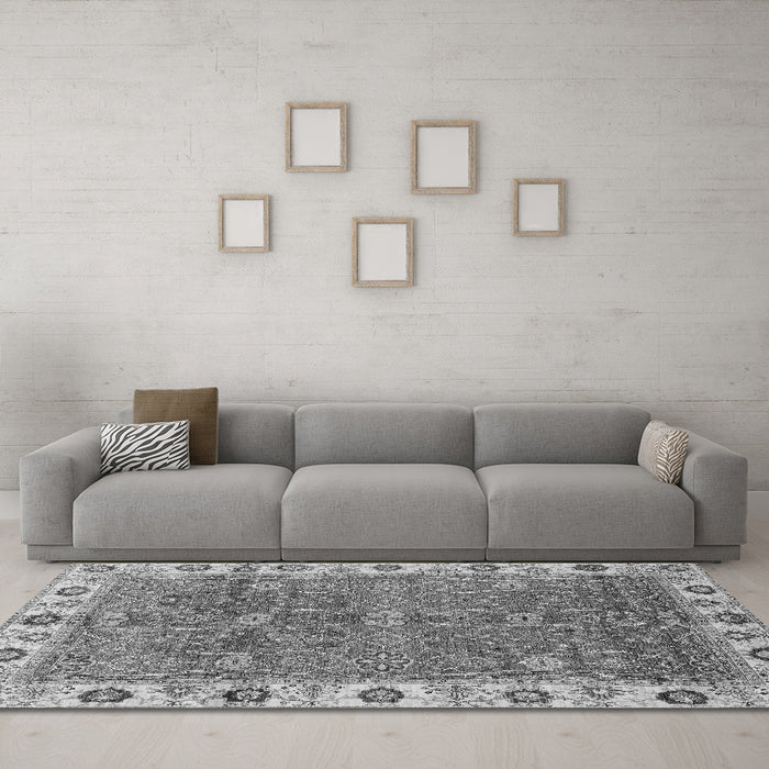 Machine Washable Oriental Gray Traditional Rug in a Living Room,, wshabs3167gry