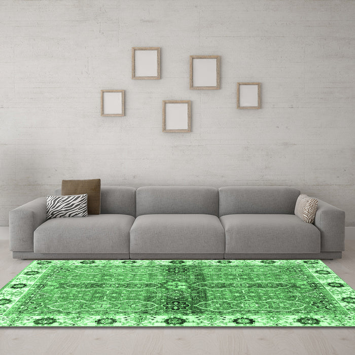 Machine Washable Oriental Emerald Green Traditional Area Rugs in a Living Room,, wshabs3170emgrn