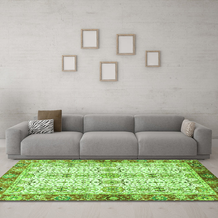 Machine Washable Oriental Green Traditional Area Rugs in a Living Room,, wshabs3189grn
