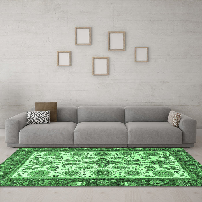 Machine Washable Oriental Emerald Green Traditional Area Rugs in a Living Room,, wshabs3192emgrn