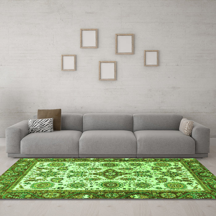 Machine Washable Oriental Green Traditional Area Rugs in a Living Room,, wshabs3192grn