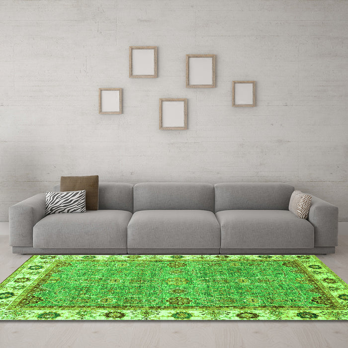 Machine Washable Oriental Green Traditional Area Rugs in a Living Room,, wshabs3194grn