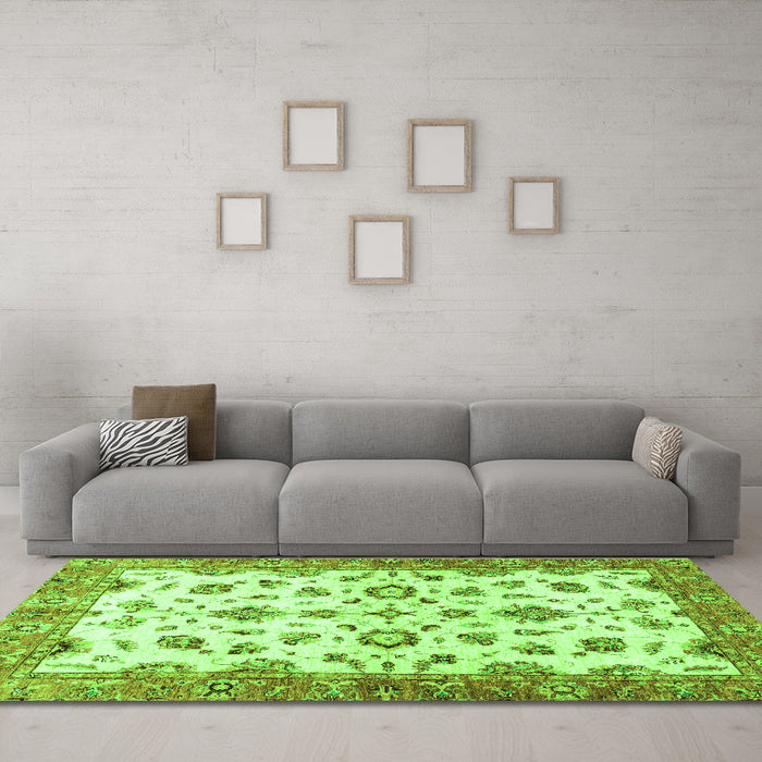 Machine Washable Oriental Green Traditional Area Rugs in a Living Room,, wshabs3195grn