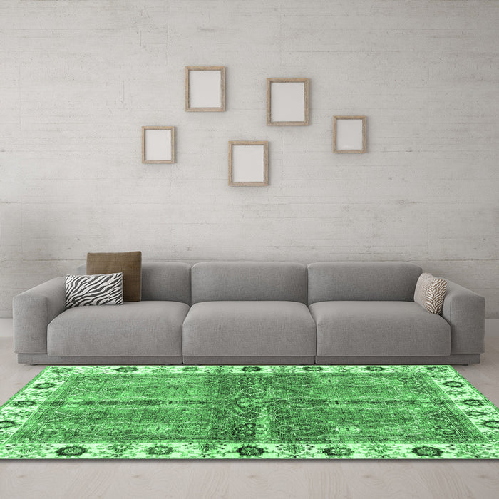 Machine Washable Oriental Emerald Green Traditional Area Rugs in a Living Room,, wshabs3196emgrn