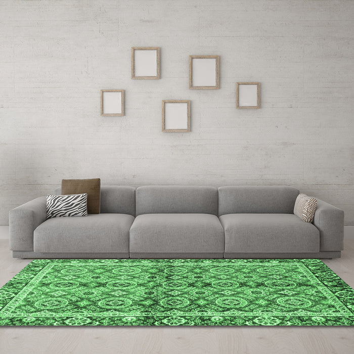 Machine Washable Oriental Emerald Green Traditional Area Rugs in a Living Room,, wshabs3198emgrn