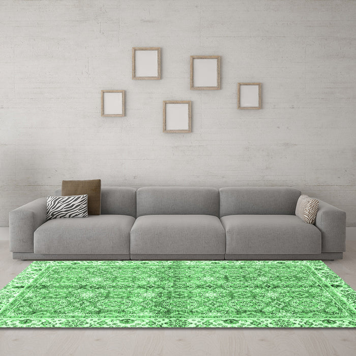 Machine Washable Oriental Emerald Green Traditional Area Rugs in a Living Room,, wshabs3199emgrn