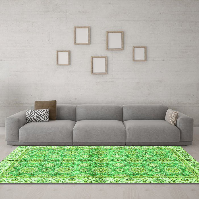 Machine Washable Oriental Green Traditional Area Rugs in a Living Room,, wshabs3199grn