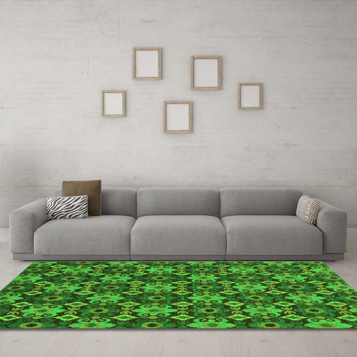 Machine Washable Abstract Green Modern Area Rugs in a Living Room,, wshabs31grn