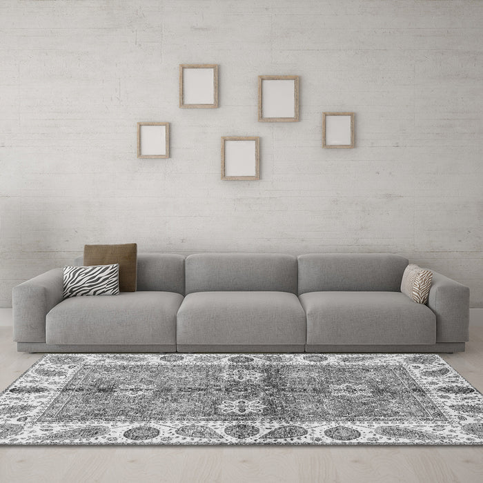 Machine Washable Oriental Gray Traditional Rug in a Living Room,, wshabs3205gry