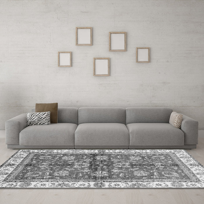 Machine Washable Oriental Gray Traditional Rug in a Living Room,, wshabs3207gry