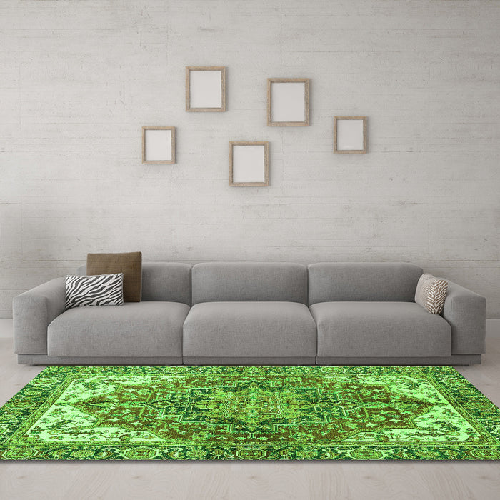 Machine Washable Persian Green Traditional Area Rugs in a Living Room,, wshabs3209grn
