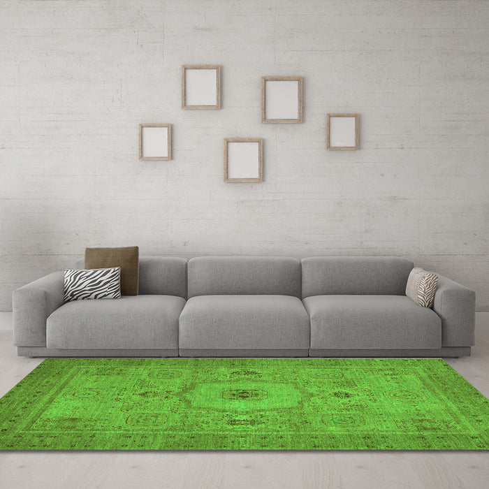 Machine Washable Abstract Green Modern Area Rugs in a Living Room,, wshabs320grn