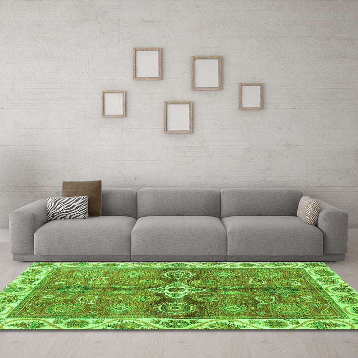 Machine Washable Oriental Green Traditional Area Rugs in a Living Room,, wshabs3210grn
