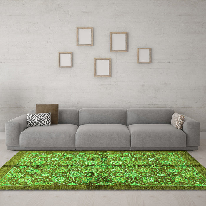 Machine Washable Abstract Green Modern Area Rugs in a Living Room,, wshabs3211grn