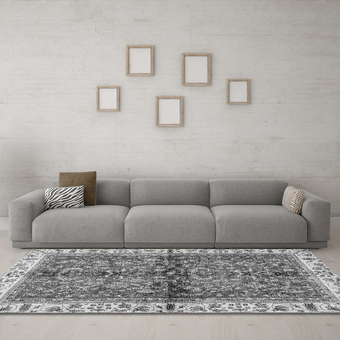 Machine Washable Oriental Gray Traditional Rug in a Living Room,, wshabs3213gry