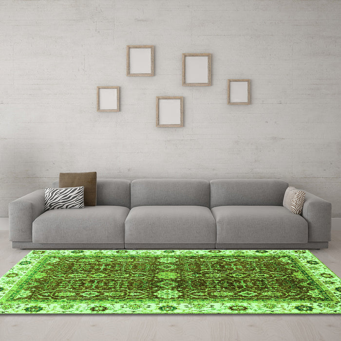 Machine Washable Oriental Green Modern Area Rugs in a Living Room,, wshabs3215grn