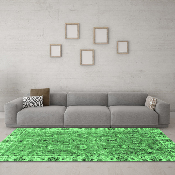 Machine Washable Oriental Emerald Green Traditional Area Rugs in a Living Room,, wshabs3219emgrn