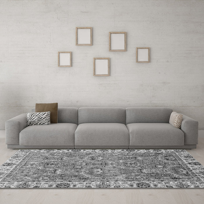Machine Washable Oriental Gray Traditional Rug in a Living Room,, wshabs3219gry