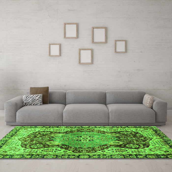 Machine Washable Persian Green Traditional Area Rugs in a Living Room,, wshabs3221grn