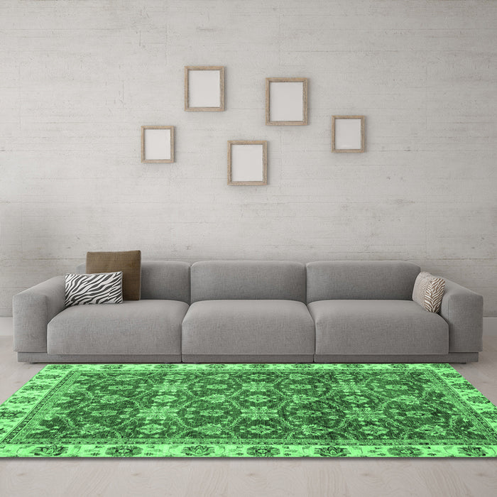 Machine Washable Oriental Emerald Green Traditional Area Rugs in a Living Room,, wshabs3222emgrn