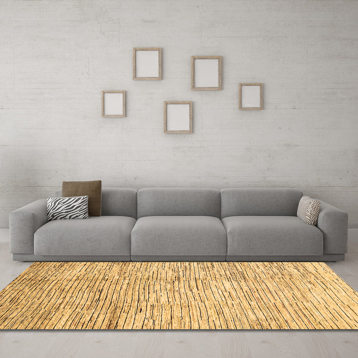 Machine Washable Abstract Brown Modern Rug in a Living Room,, wshabs3228brn