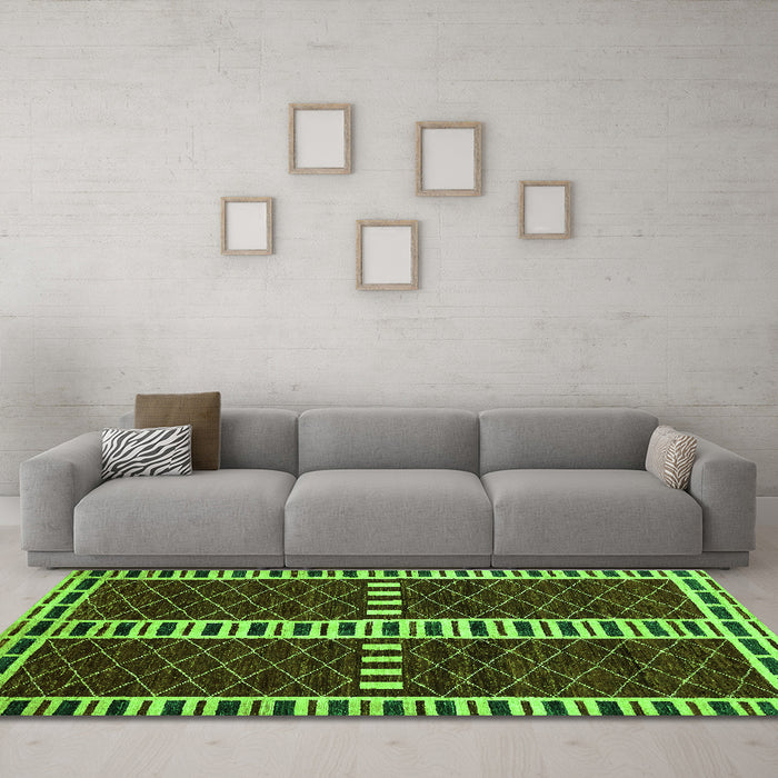 Machine Washable Abstract Green Modern Area Rugs in a Living Room,, wshabs322grn