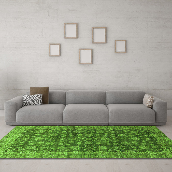 Machine Washable Oriental Green Traditional Area Rugs in a Living Room,, wshabs3230grn