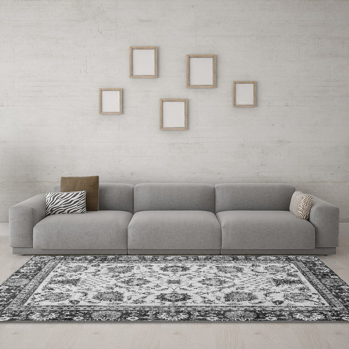 Machine Washable Oriental Gray Traditional Rug in a Living Room,, wshabs3236gry