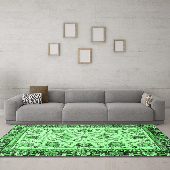Machine Washable Oriental Emerald Green Traditional Area Rugs in a Living Room,, wshabs3236emgrn