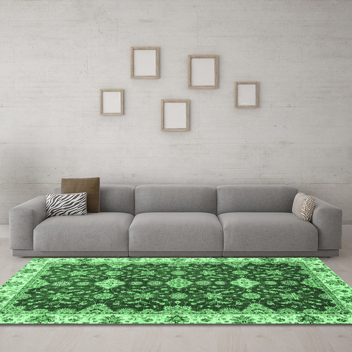 Machine Washable Oriental Emerald Green Traditional Area Rugs in a Living Room,, wshabs3243emgrn
