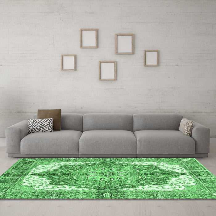 Machine Washable Persian Emerald Green Traditional Area Rugs in a Living Room,, wshabs3247emgrn