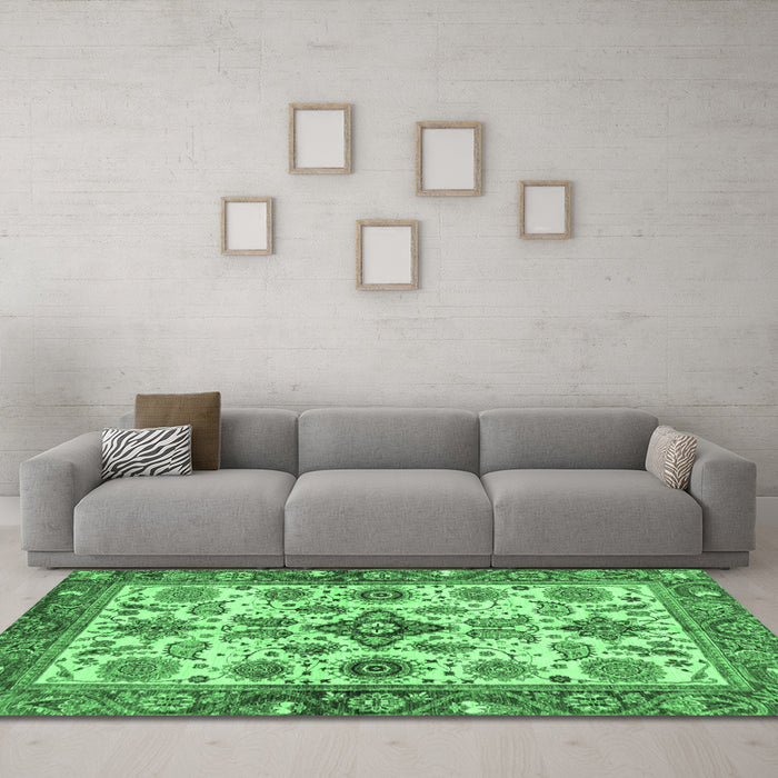 Machine Washable Oriental Emerald Green Traditional Area Rugs in a Living Room,, wshabs3248emgrn