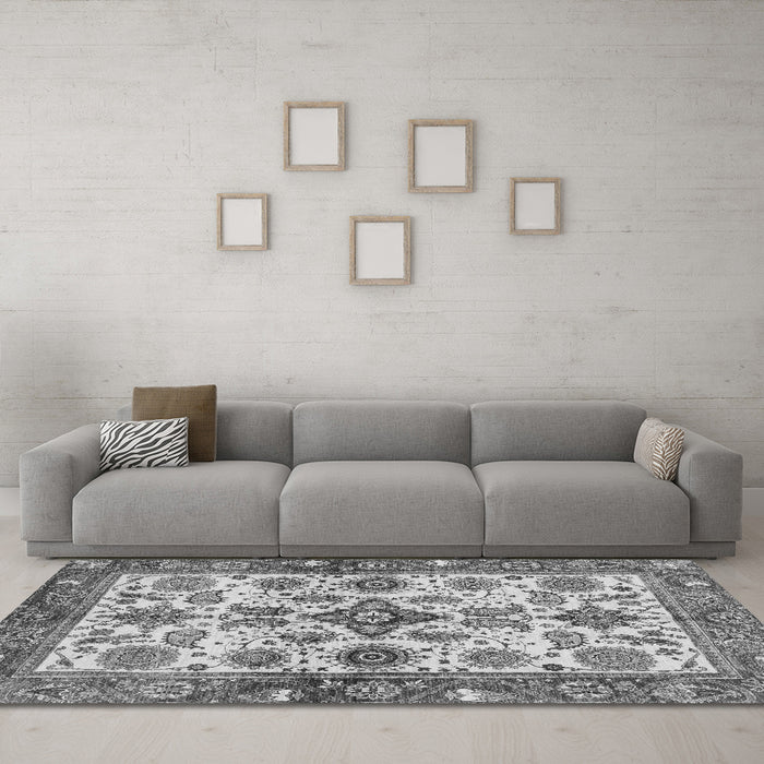 Machine Washable Oriental Gray Traditional Rug in a Living Room,, wshabs3248gry