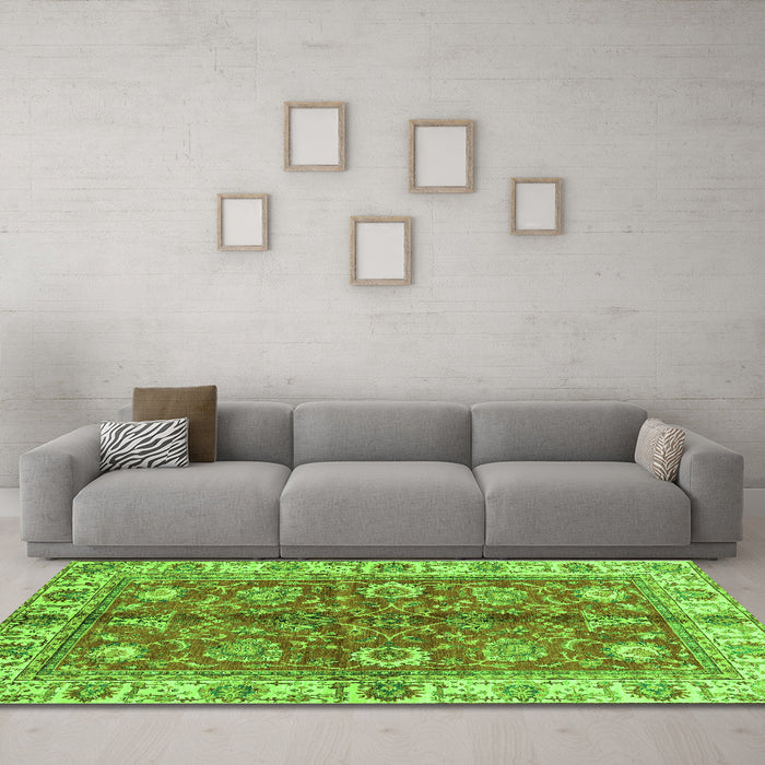 Machine Washable Abstract Green Modern Area Rugs in a Living Room,, wshabs3249grn
