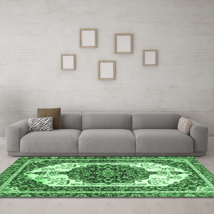 Machine Washable Persian Emerald Green Traditional Area Rugs in a Living Room,, wshabs3252emgrn