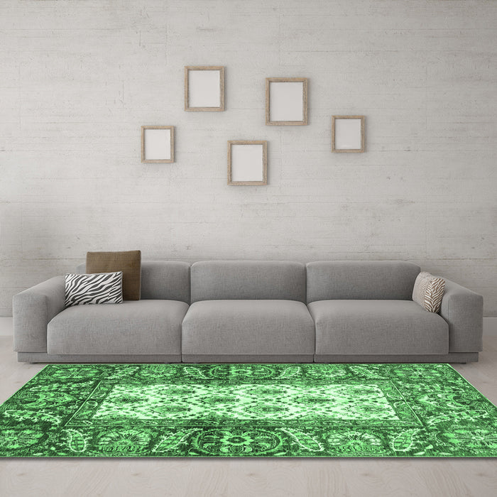 Machine Washable Oriental Emerald Green Traditional Area Rugs in a Living Room,, wshabs3253emgrn
