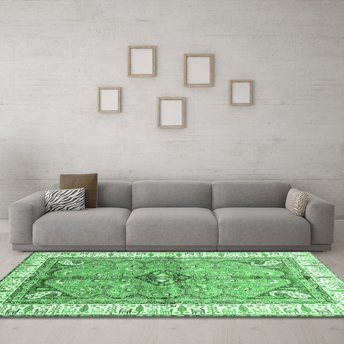 Machine Washable Geometric Emerald Green Traditional Area Rugs in a Living Room,, wshabs3259emgrn